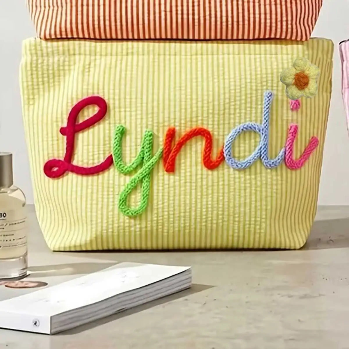 Bolsa de Maquillaje Personalizada de Tela Seersucker, Bolsa de Cosméticos con Nombre Personalizado, Regalo para Damas de Honor, Bolsa de Maquillaje de Viaje, Bolsa de Aseo a Rayas, Playa