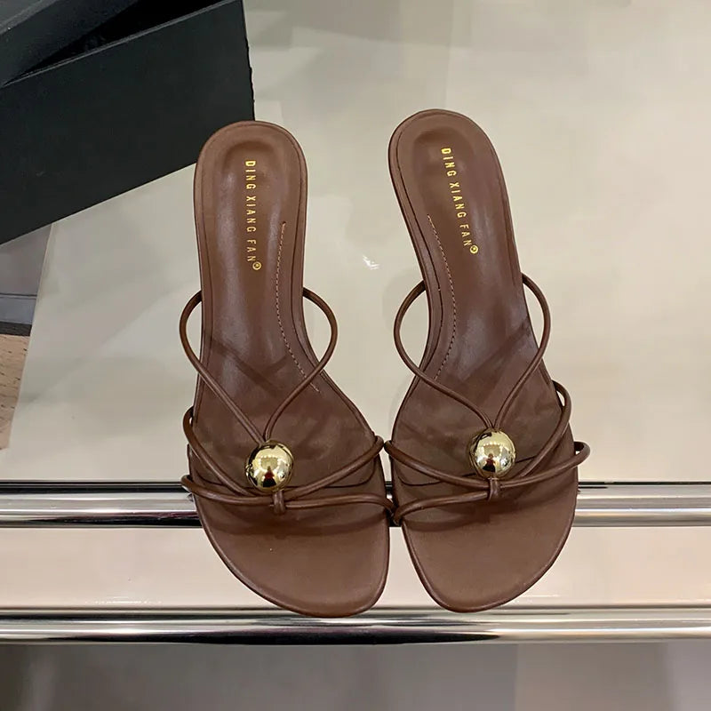 Zapatillas de tacón fino para mujer, sandalias de moda con punta redonda y tacón alto, novedad 2026