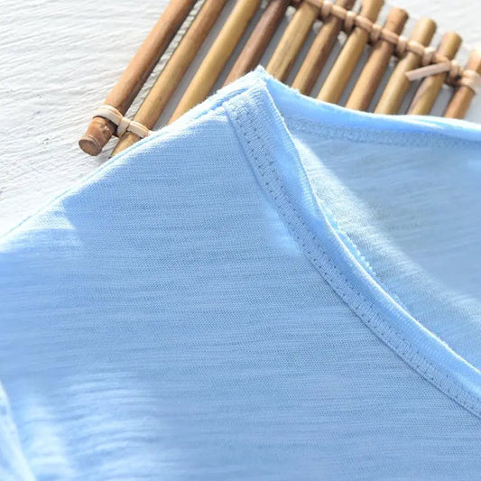Weißes Herren-T-Shirt aus 100 % Baumwolle — V-Ausschnitt, Kurzarm, Übergrößen bis 3XL