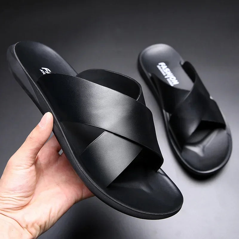 Sandalias para Hombre, zapatillas de cuero genuino, marca de lujo, zapatos planos a la moda para Hombre, Sandalia de playa antideslizante informal, Zapatos para Hombre 2024