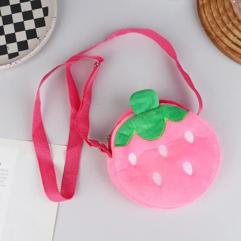 Adorable bolso bandolera de felpa de fresa de dibujos animados para niños y adultos