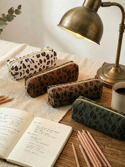 Estuche para lápices de pana con estampado de leopardo, organizador de papelería con cremallera de nailon, bolsa de viaje para maquillaje, regalo de regreso a la escuela para chicas adolescentes, 1 ud.