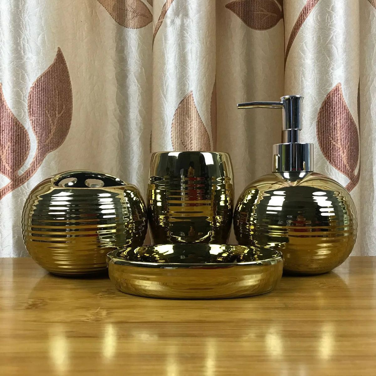 Juego de Accesorios de Baño de Cerámica Modernos y Minimalistas de 4 Piezas - ¡Elegante y Duradero!