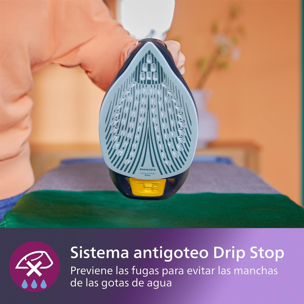 Philips Azur Series 7000 Plancha de vapor - 2800 W, 50 g/min de vapor continuo, 250g de golpe de vapor, vapor vertical, suela SteamGlide Plus, Louros/Algodón Azul (DST7020/20)