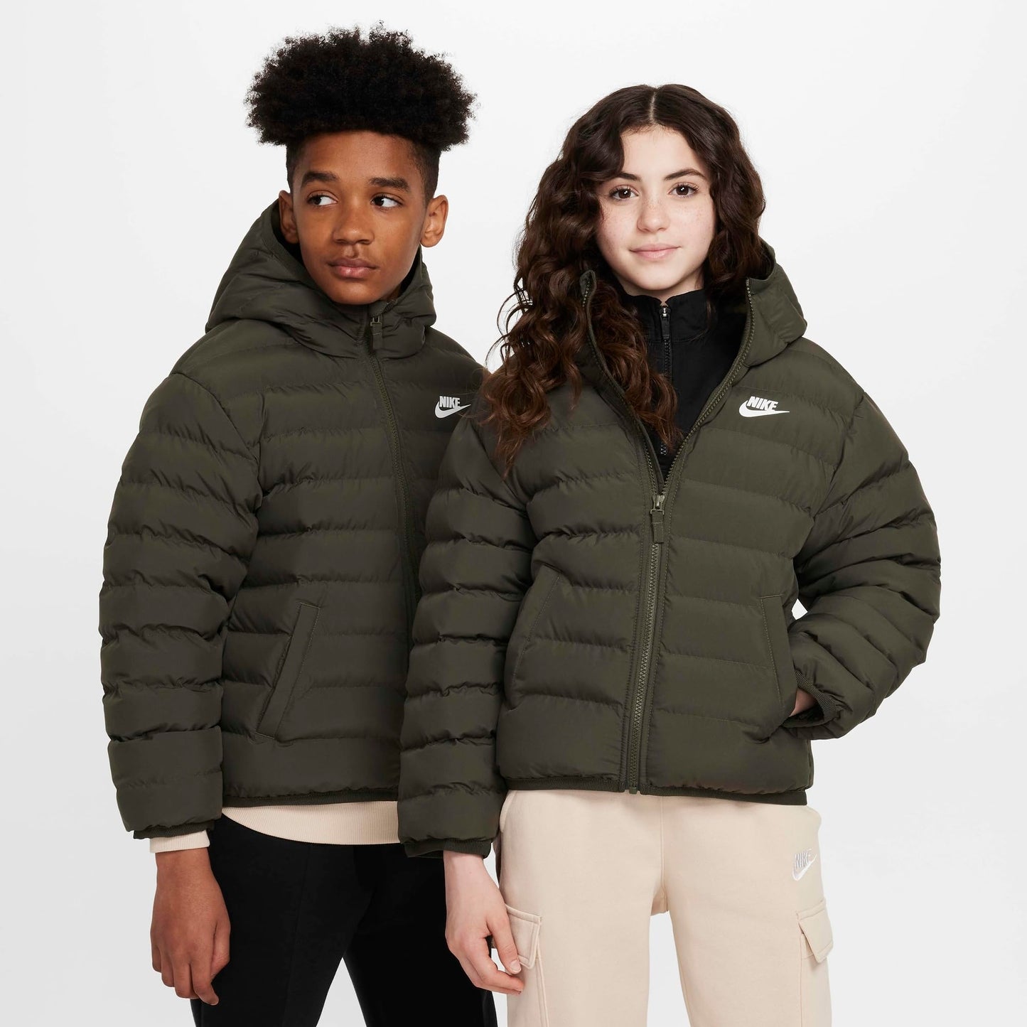 NIKE K Nsw Low Synfl Jkt Adp Hip Length Hooded Jkt Unisex - Niños y jóvenes
