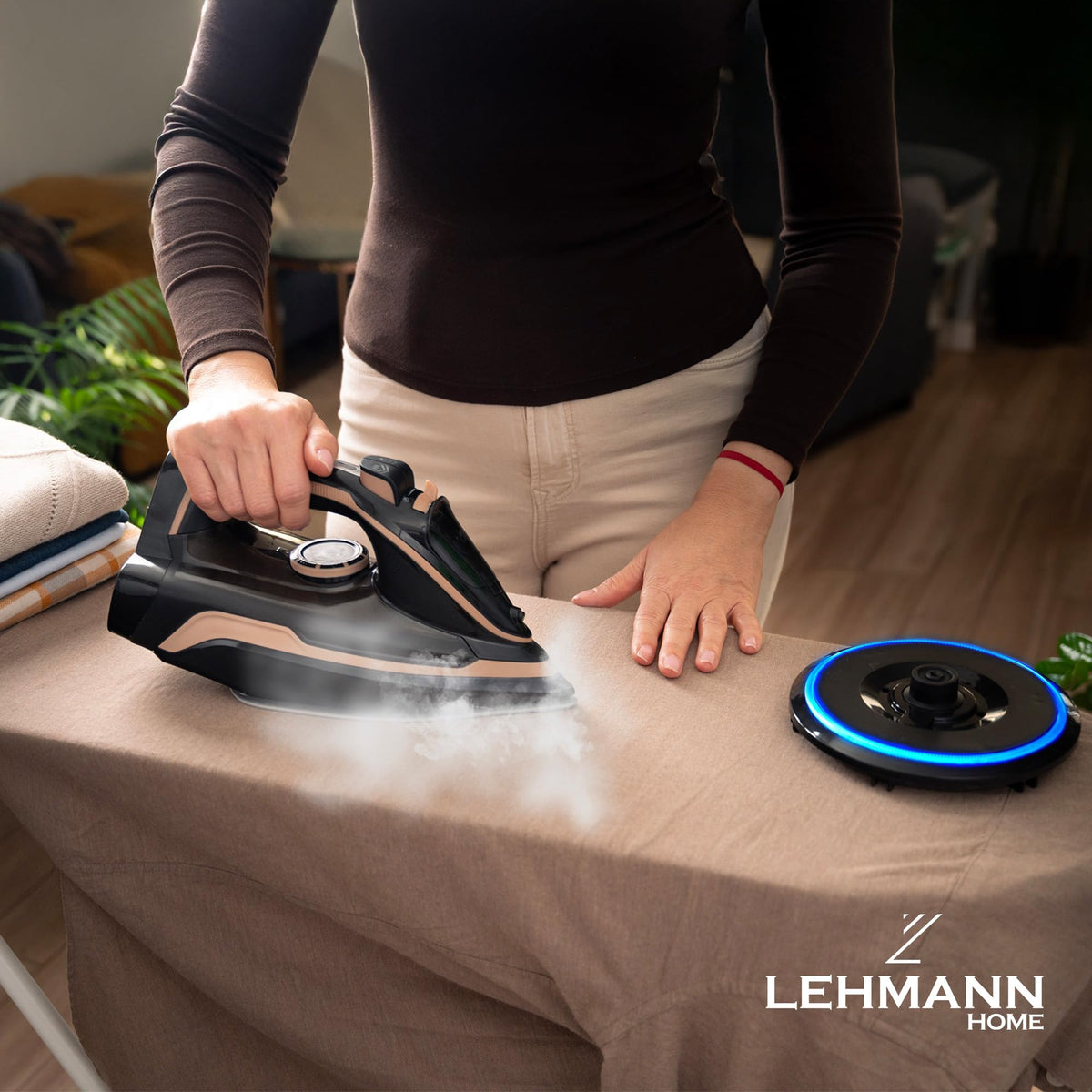 LEHMANN LGOIR-2632 Plancha de Vapor Inalámbrica 3000W, Plancha Ropa con Suela Cerámica, Base de Carga, Depósito 320 ml, Sistema Antigoteo, Función de Limpieza Fácil, Apta para Planchado Vertical