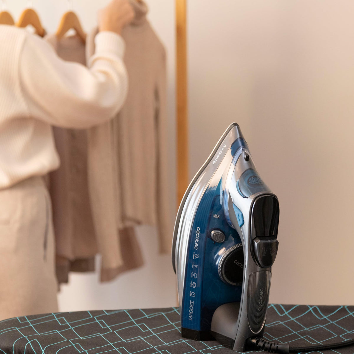 Cecotec Plancha de la Ropa Horizontal Vapor IronHero 3200 Vital. 3200W, Golpe de Vapor 270g/min, Vapor Continuo 70g/min, Suela Gran Resistencia con Deslizamiento Perfecto, Antigoteo