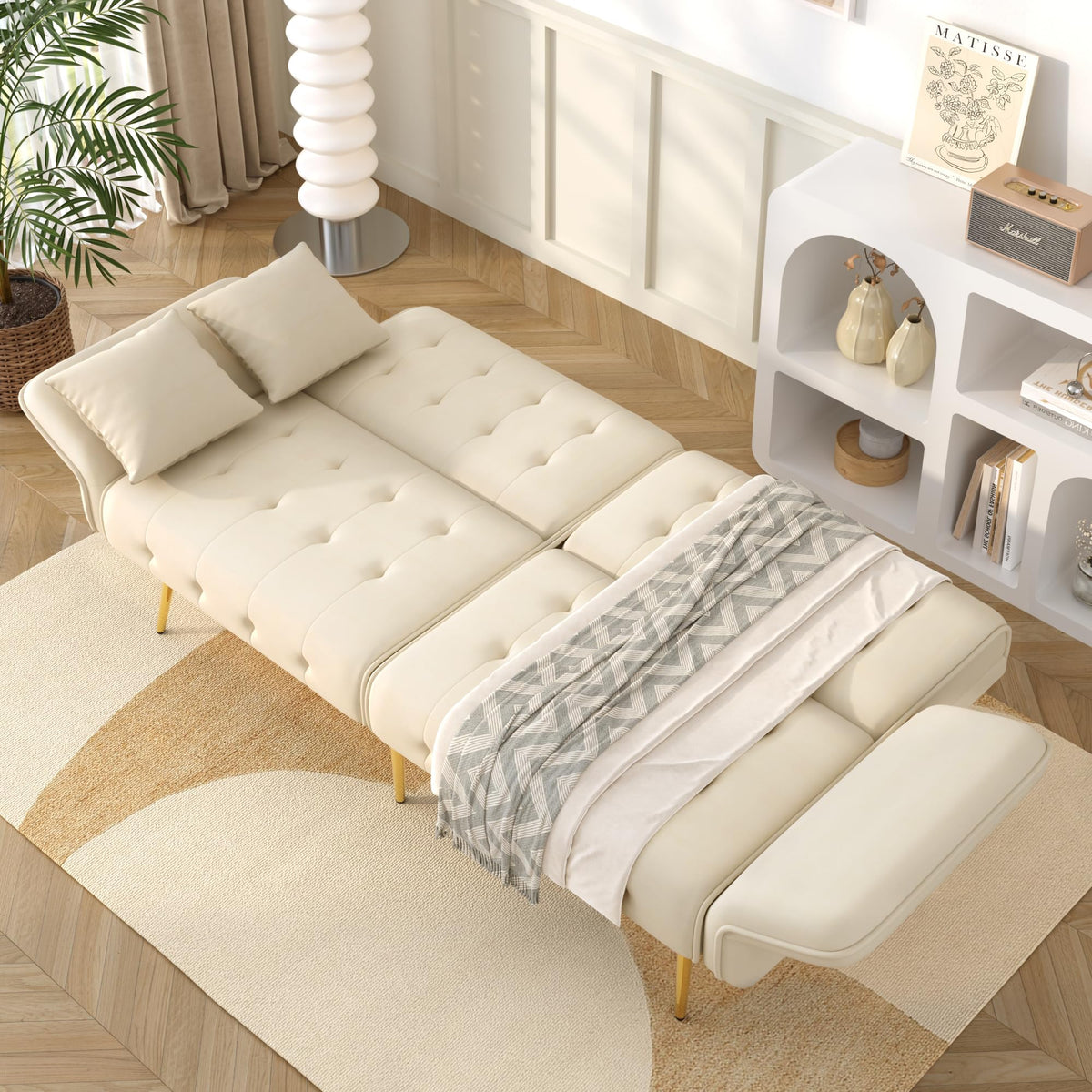 Sofá cama con esquinas ajustables, patas doradas, almohadas y bolsillos laterales para almacenamiento (Bavia)