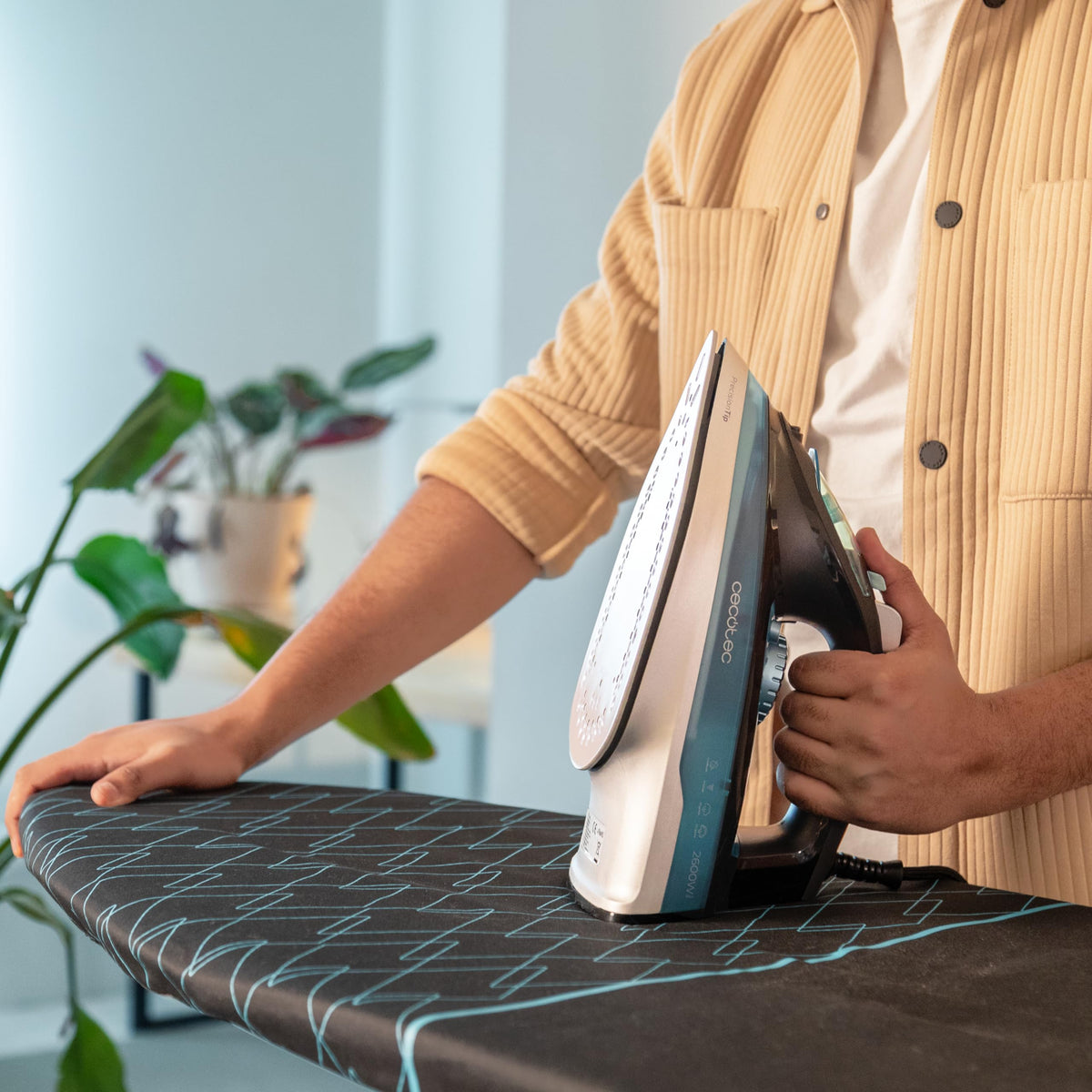 Cecotec Plancha de la Ropa Horizontal Vapor IronHero 3200 Vital. 3200W, Golpe de Vapor 270g/min, Vapor Continuo 70g/min, Suela Gran Resistencia con Deslizamiento Perfecto, Antigoteo