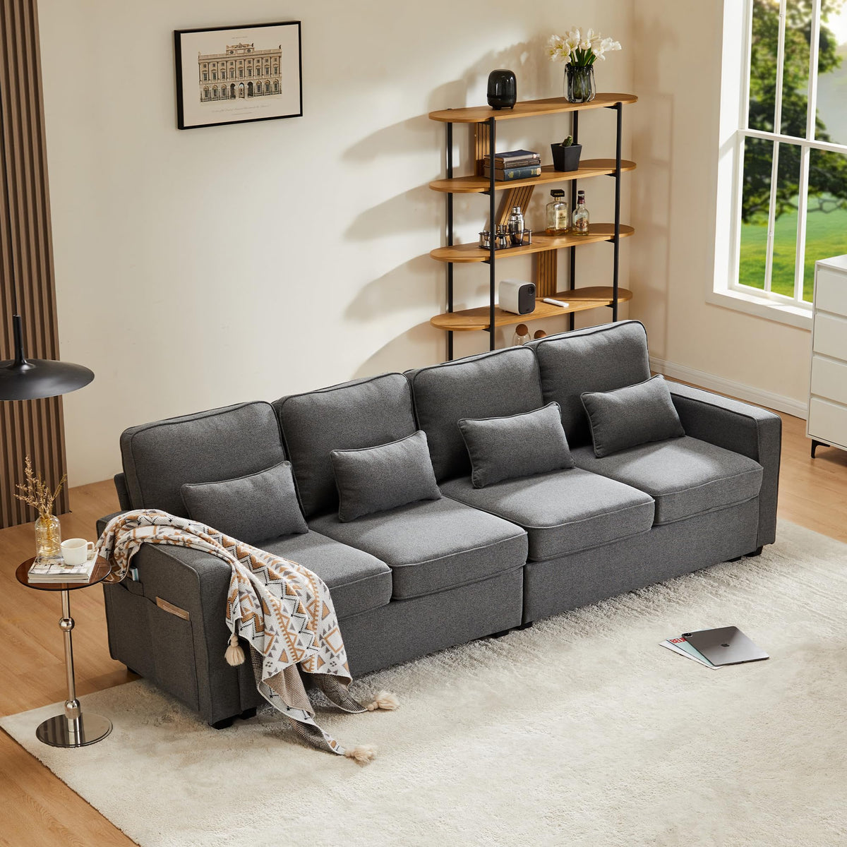 Sofá moderno de 4 plazas, en tejido de lino, soporte para bebidas, 2 puertos de carga USB con cable, bolsillos en reposabrazos y 4 cojines, sofá sencillo para sala de estar