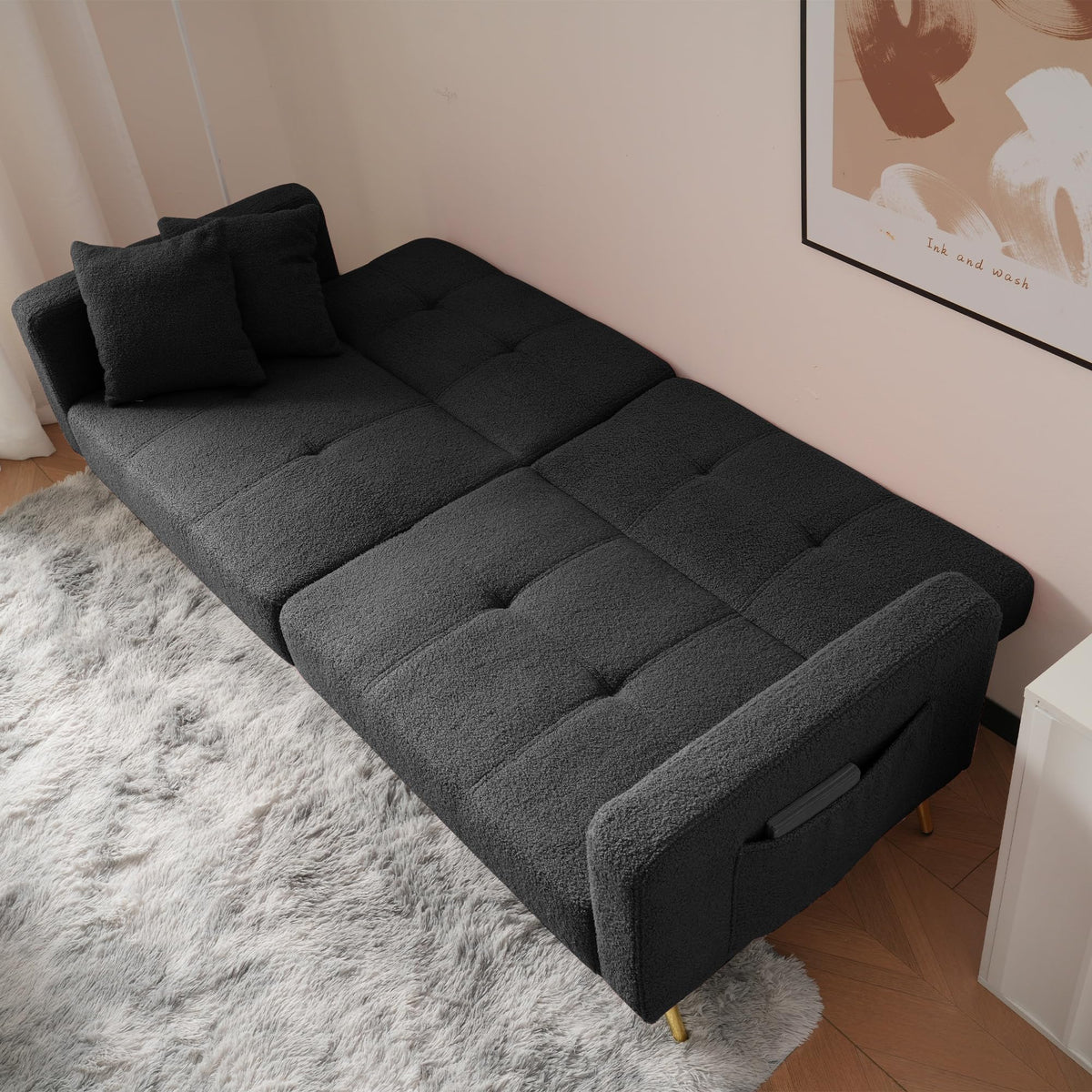 Sofá cama con esquinas ajustables, patas doradas, almohadas y bolsillos laterales para almacenamiento (Bavia)