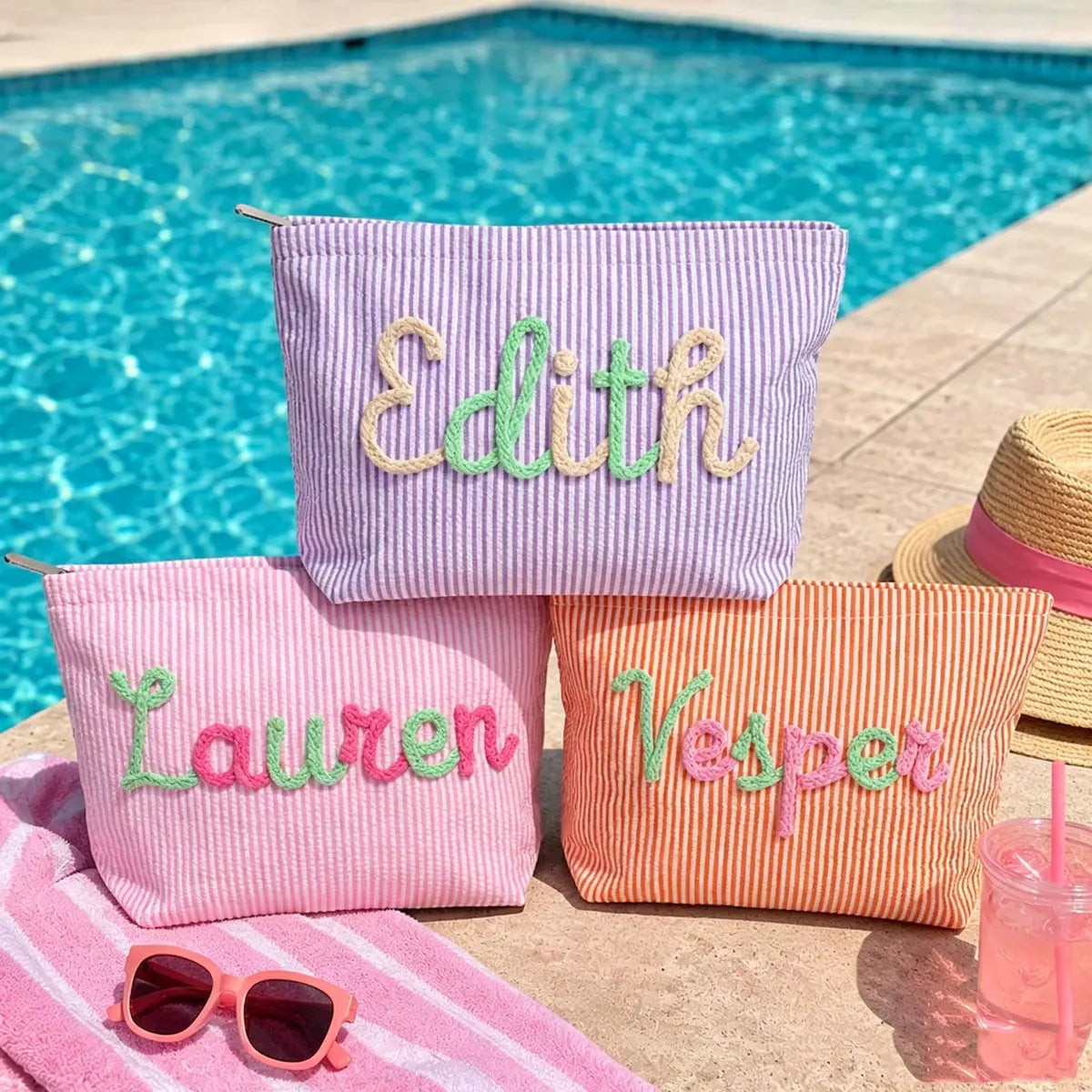 Bolsa de Maquillaje Personalizada de Tela Seersucker, Bolsa de Cosméticos con Nombre Personalizado, Regalo para Damas de Honor, Bolsa de Maquillaje de Viaje, Bolsa de Aseo a Rayas, Playa