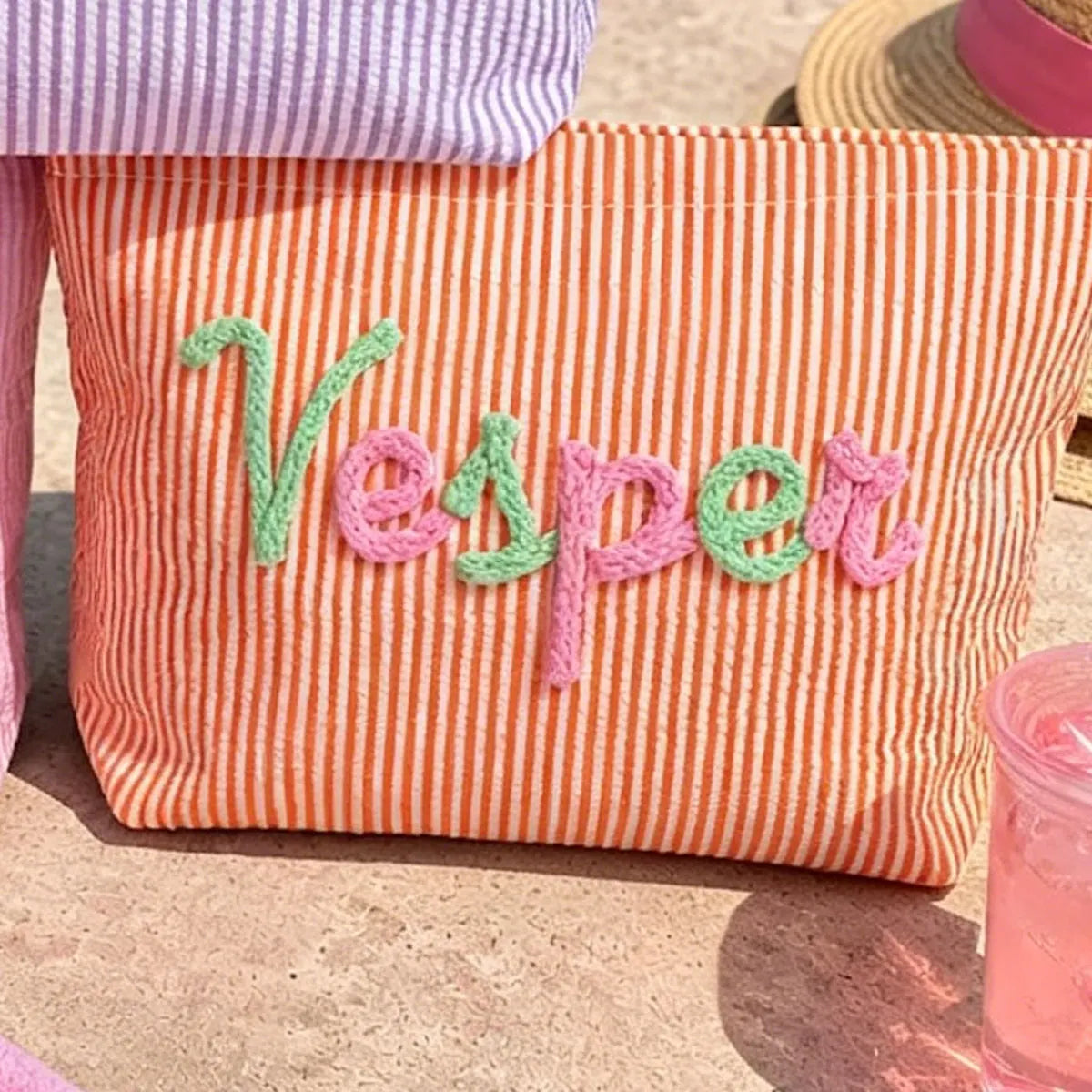 Bolsa de Maquillaje Personalizada de Tela Seersucker, Bolsa de Cosméticos con Nombre Personalizado, Regalo para Damas de Honor, Bolsa de Maquillaje de Viaje, Bolsa de Aseo a Rayas, Playa