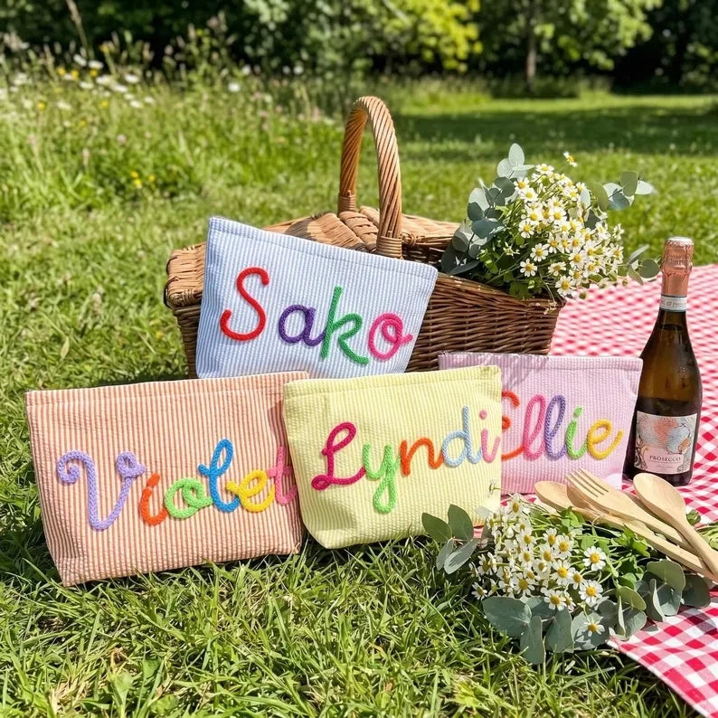 Bolsa de Maquillaje Personalizada de Tela Seersucker, Bolsa de Cosméticos con Nombre Personalizado, Regalo para Damas de Honor, Bolsa de Maquillaje de Viaje, Bolsa de Aseo a Rayas, Playa