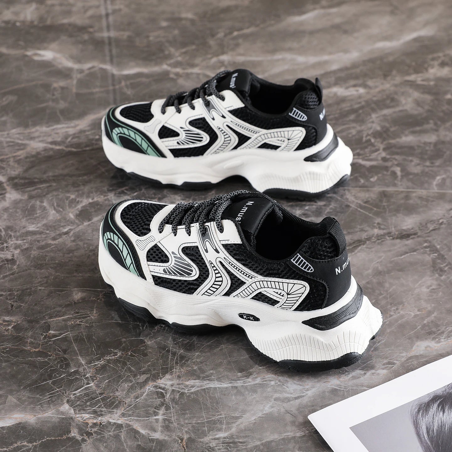 Cool Handsome Style Men's Sports Shoes Fashion Walking Style Casual Shoes Breathable comfort Increase Men's Shoes