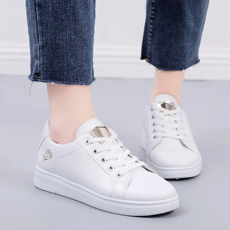 Women's Casual Board Chunky Sports Shoes New White Soft Features Fashionable Sneakers for Boys and Girls