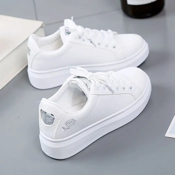Women's Casual Board Chunky Sports Shoes New White Soft Features Fashionable Sneakers for Boys and Girls
