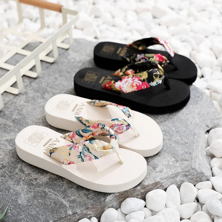 2026 New Summer Fashion Ladies Platform Beach Flip Flops Wedge Slippers for Women PVC PU Rubber Women's Summer Flat Shoes 1pcs