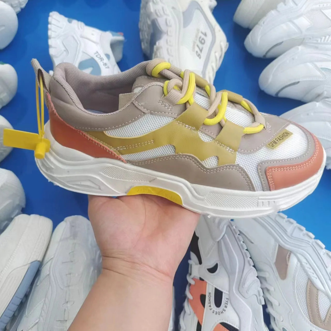 2026New Style Summer Synthetic Running Shoes Lace-up Lightweight Men's Non-slip Wear-resistant Fashionable All-match Sneakers