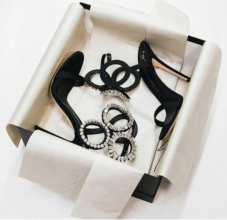 Nuevas Sandalias de punta estrecha de verano para mujer, zapatos de tacón súper alto con hebilla de diamantes de imitación, zapatos de moda para mujer, Sandalias para mujer