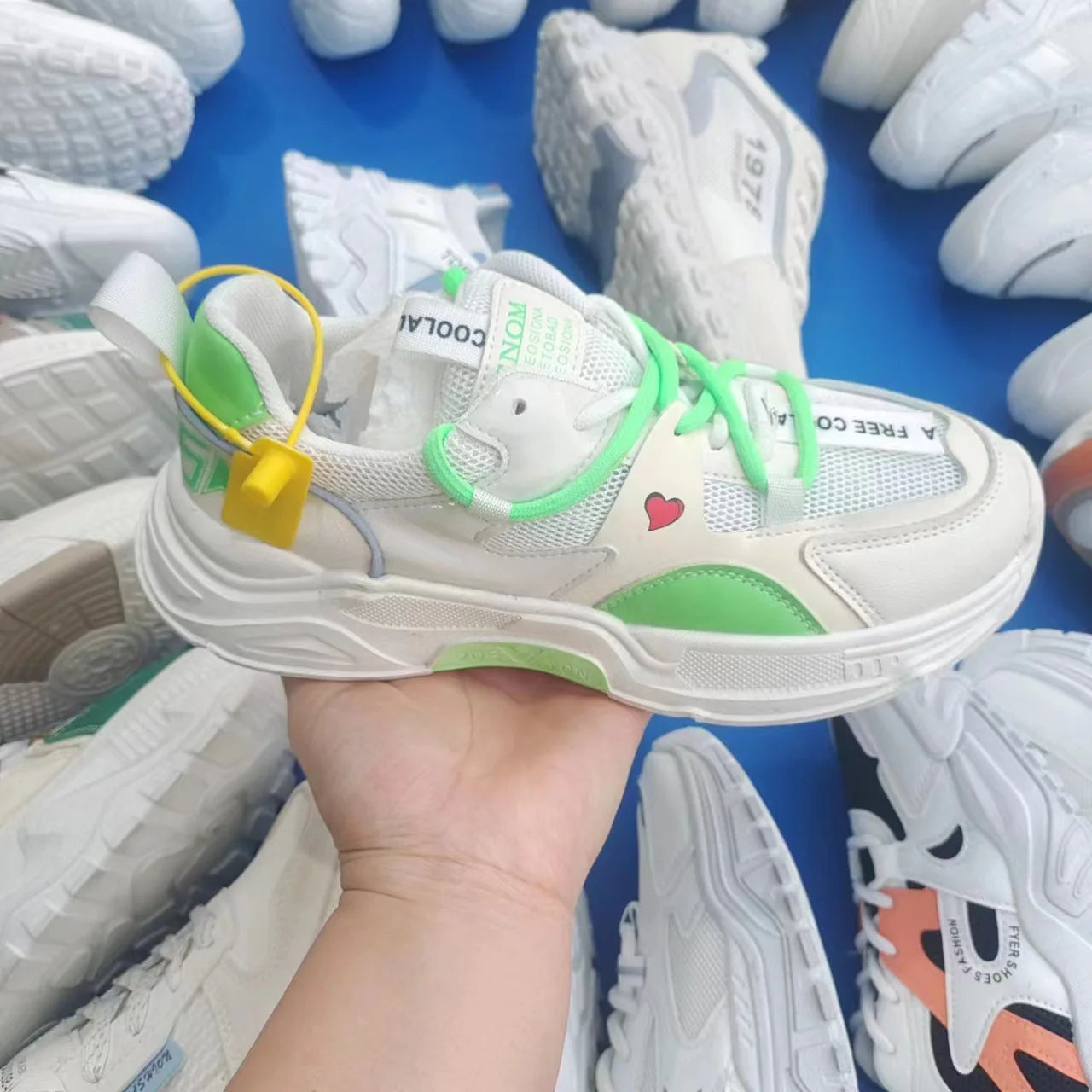 2026New Style Summer Synthetic Running Shoes Lace-up Lightweight Men's Non-slip Wear-resistant Fashionable All-match Sneakers