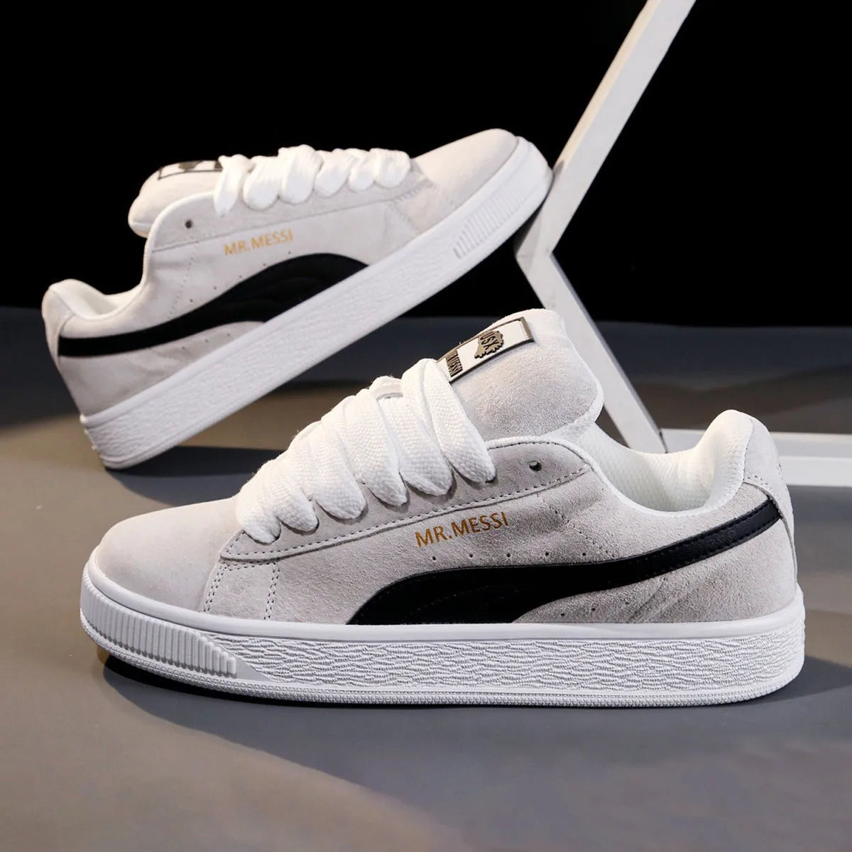 New Couple Bread Shoes Low Top Thick Sole Fashion Versatile Retro Trendy White Casual Skate Shoes