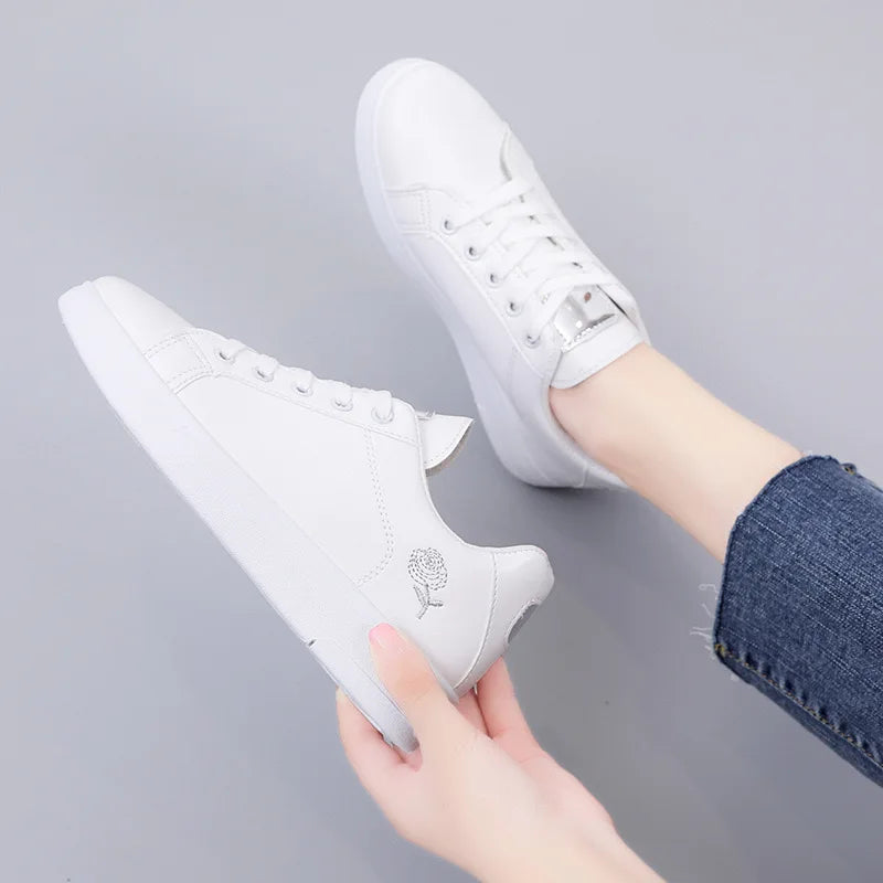 Women's Casual Board Chunky Sports Shoes New White Soft Features Fashionable Sneakers for Boys and Girls