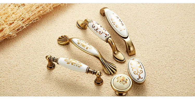Tiradores de cerámica blanca para puerta de cocina, manijas de moda para cajón, armario, flor dorada