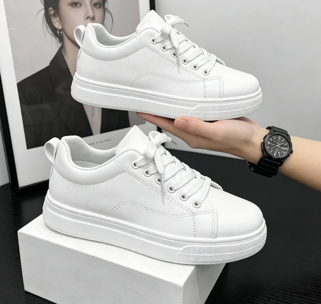 Wholesale Black and White Waterproof Men's Sports Shoes Soft Rubber Sole Male Casual Footwear for Walking New Man Board Sneakers