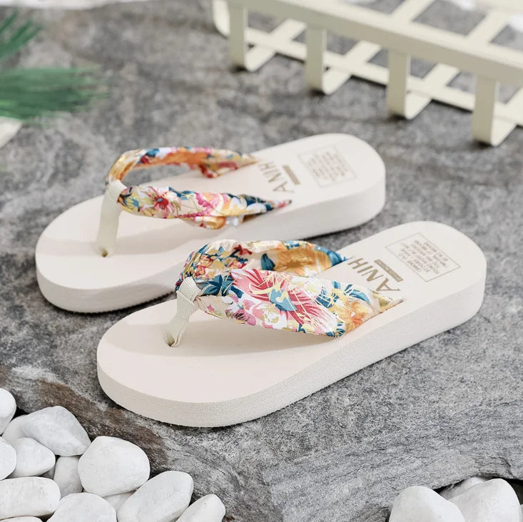 2026 New Summer Fashion Ladies Platform Beach Flip Flops Wedge Slippers for Women PVC PU Rubber Women's Summer Flat Shoes 1pcs