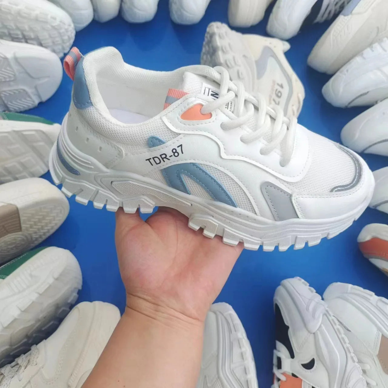 2026New Style Summer Synthetic Running Shoes Lace-up Lightweight Men's Non-slip Wear-resistant Fashionable All-match Sneakers