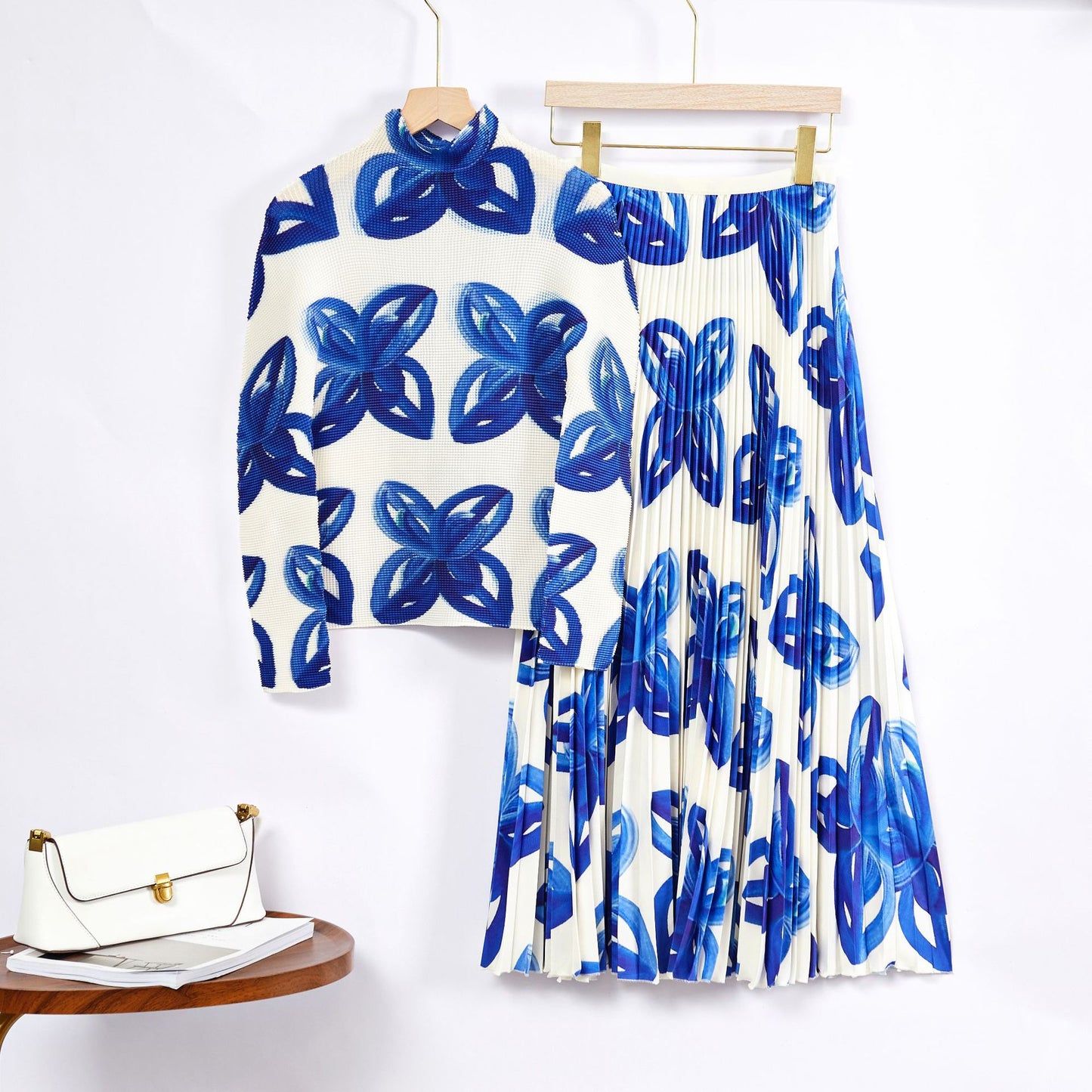 Miyake Casual Suit for Women, Autumn New Fashion, European High-End Top with Printed Pleated Skirt Two-Piece Set