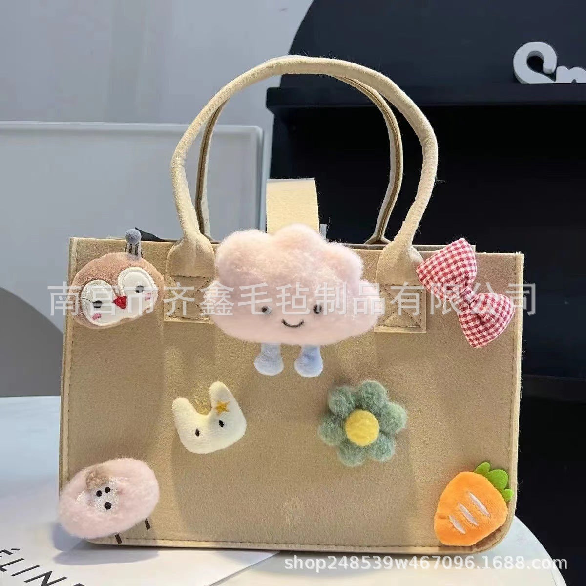 Factory Supplies Trendy Bags for 100-Day Celebrations, Birthday Favors, Cartoon Felt Bags, Student Lunch Box Storage