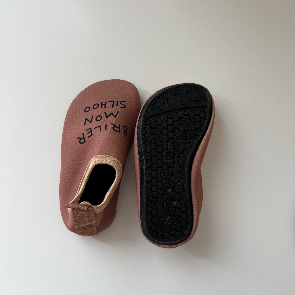 New Children's Beach Shoes Barefoot Surfing Diving Shoes Baby Swimming Wading Shoes and Socks Non-slip Cut-resistant Tracing Shoes