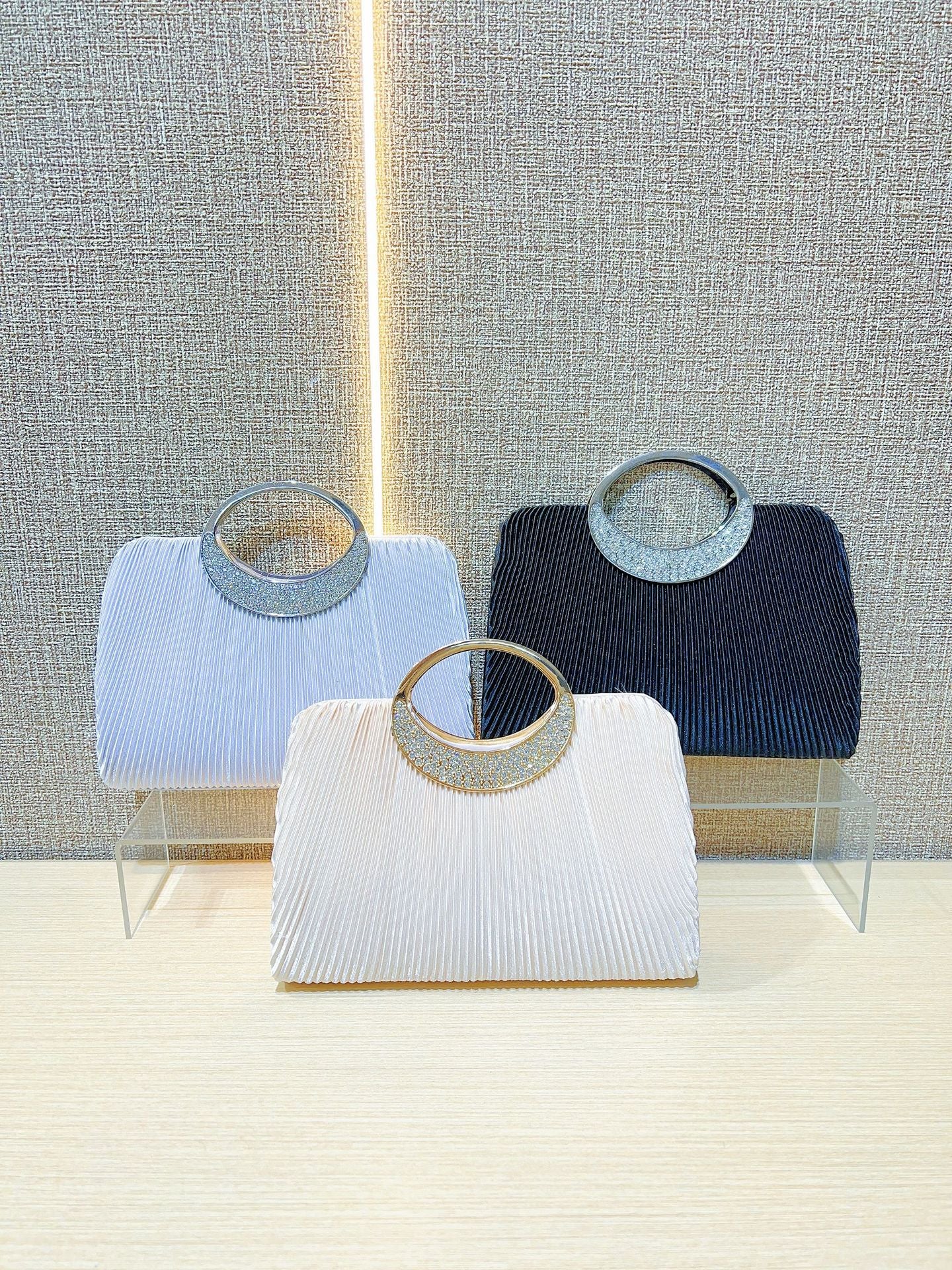 New Pleated Evening Bag Ring Handbag Rhinestone Banquet Hand Bag Gift Bag Party Bag Wedding Chain Bag