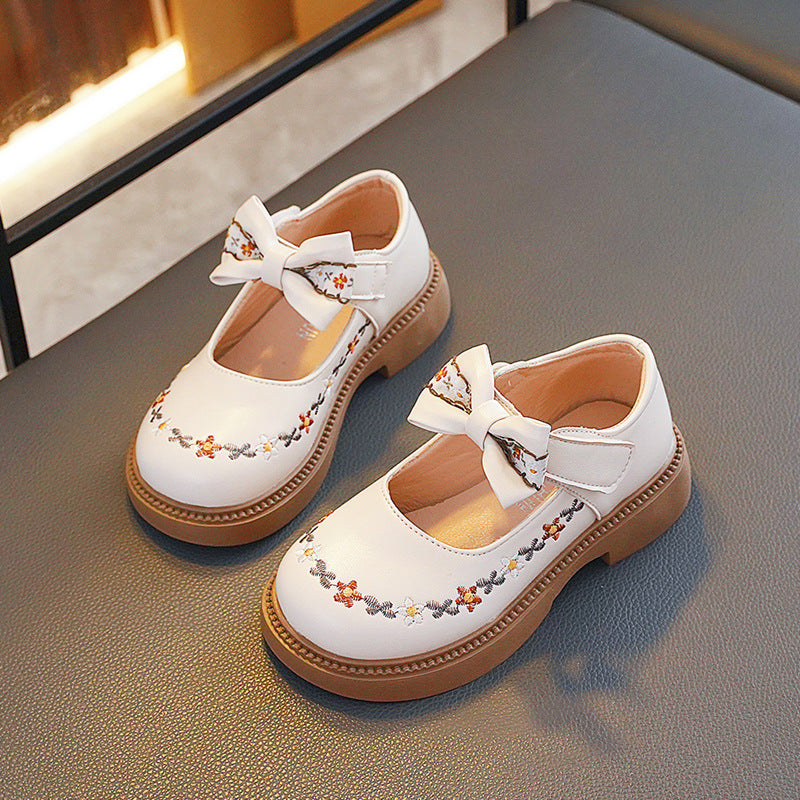 Girls' Leather Shoes, Cute Princess Shoes for Children, 2026 Spring and Autumn New Style, Embroidered Single Shoes for Girls, Performance Shoes