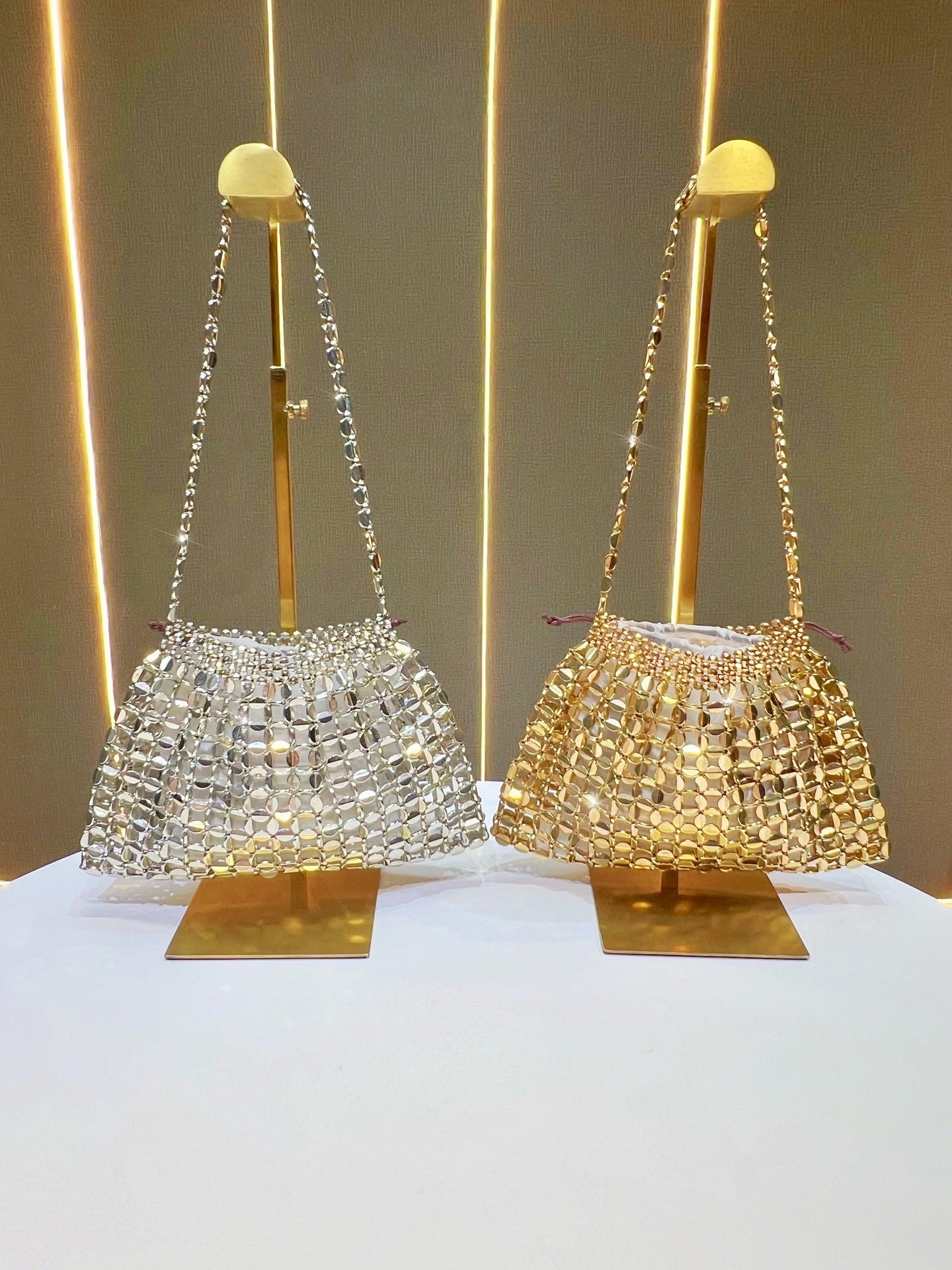 2025 New Crossbody Shoulder Bag Banquet Women's Bag Light Luxury Woven Hollow Bag Simple Niche Handbag Women