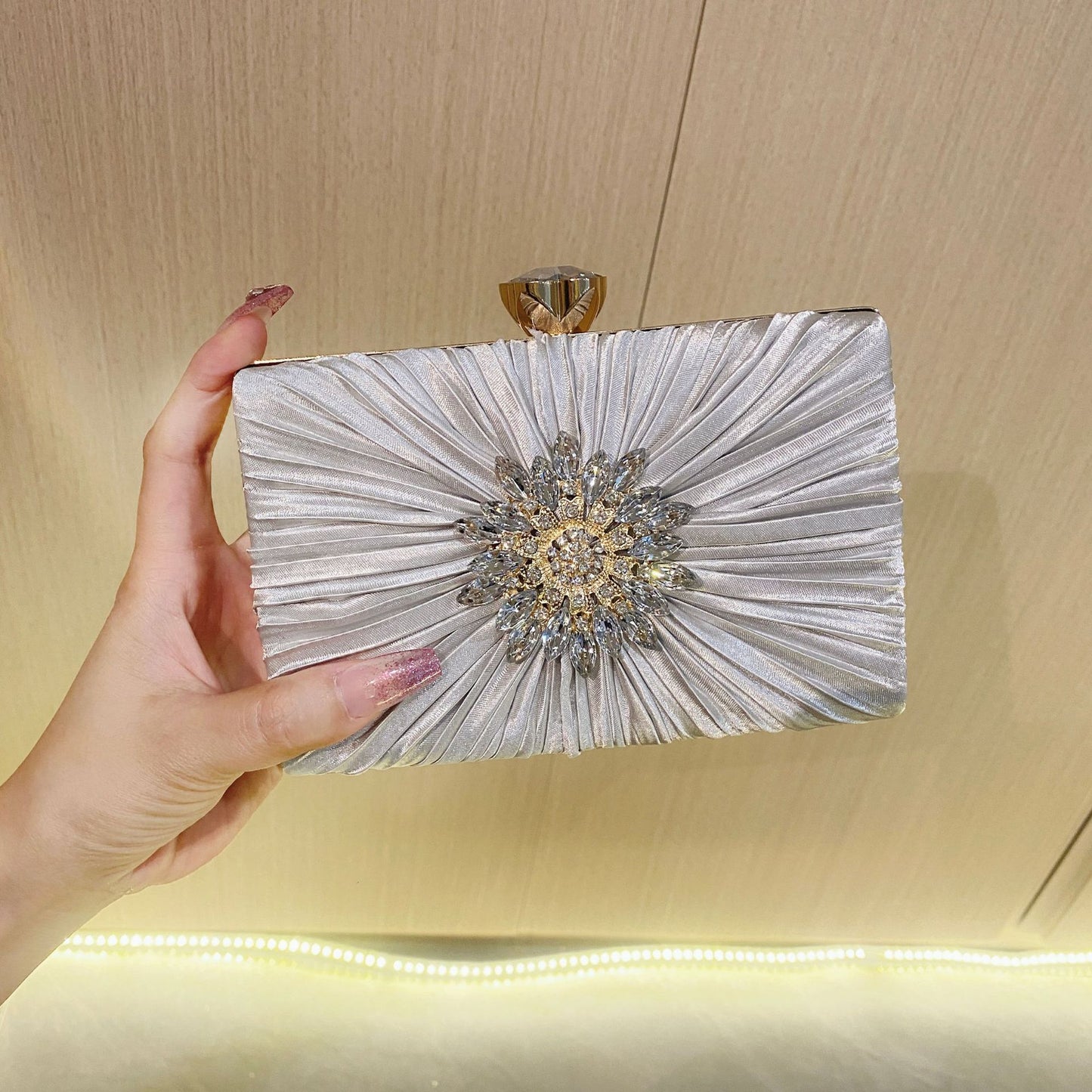 New Amazon Cross Border Birthday Wedding Banquet Evening Bag Pleated Shiny Rhinestone Dress Evening Bag Joker Bag