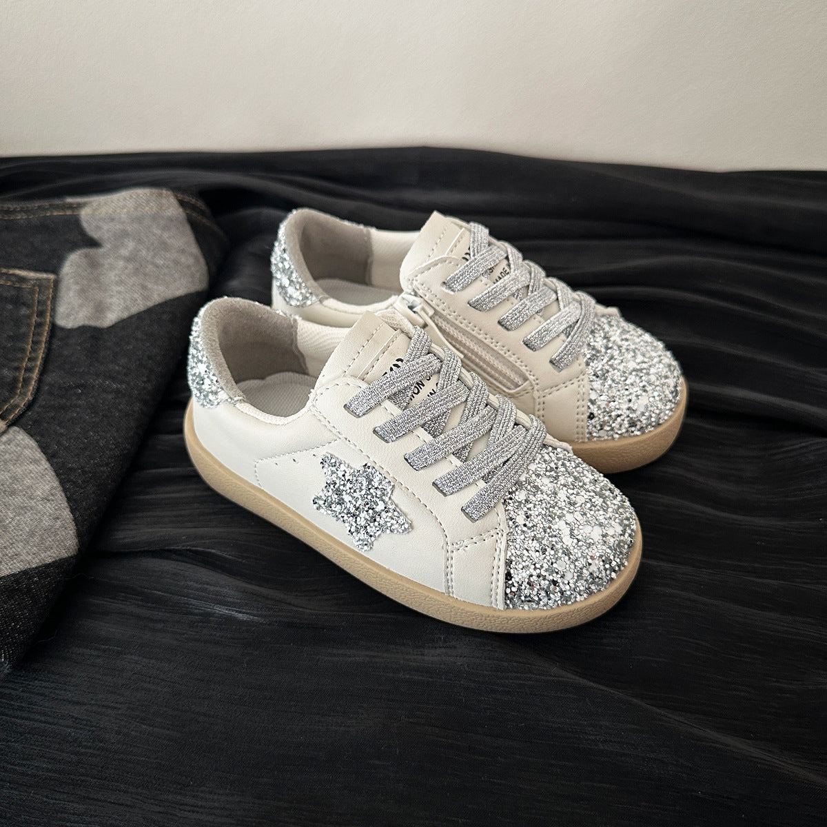Girls' Board Shoes 2025 Spring Children's Sequin Star Shoes Children's 1-6 Years Old Baby Soft Sole Toddler Shoes Casual Shoes