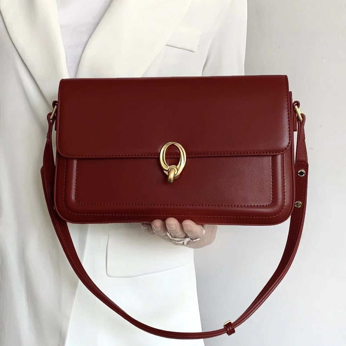 High Texturity Red Retro Bride Wedding Bag 2024 New Entry Luxury Commuter Underarm Bag French Niche Handbag