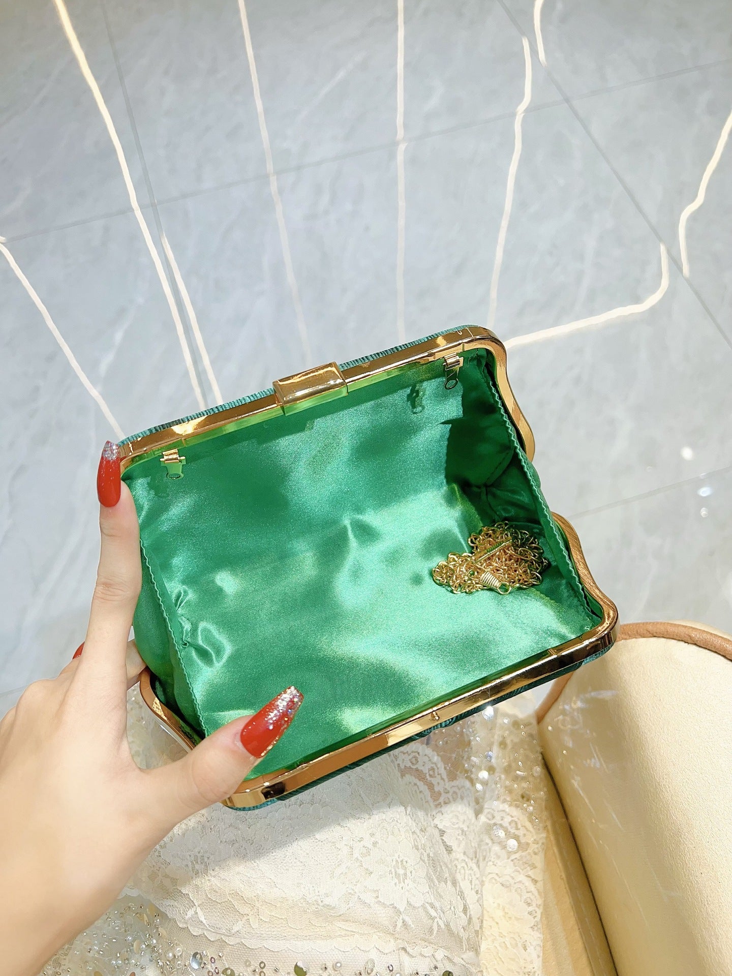 New Pleated Satin Evening Bag Woven Clutch Bag Celebrity Elegant Banquet Bag with Cheongsam Evening Bag Dress