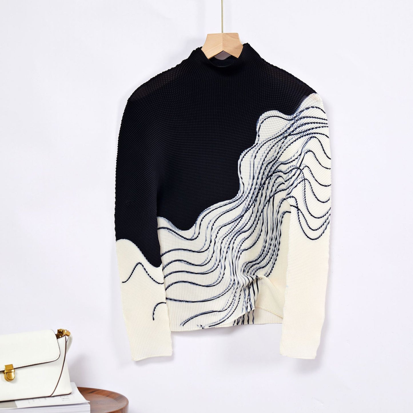 Pleated Suit for Women, Two-Piece Set, 2025 Autumn, High-End Printed Curved Top and Skirt, Age-Reducing Skirt Suit