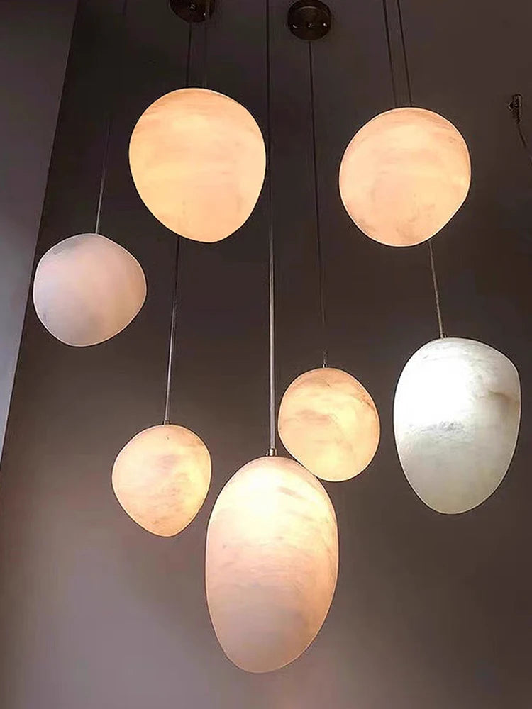 Iluminación colgante de piedra de mármol de alabastro de diseño moderno de alta gama, lámpara de decoración de escalera de isla de cocina española, lámpara de techo LED