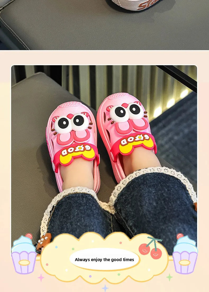 2026 Zapatillas para niños, bonitos dibujos animados para niñas y niños con suelas blandas, bolsas para bebés, zapatos perforados, sandalias para el hogar y el bebé