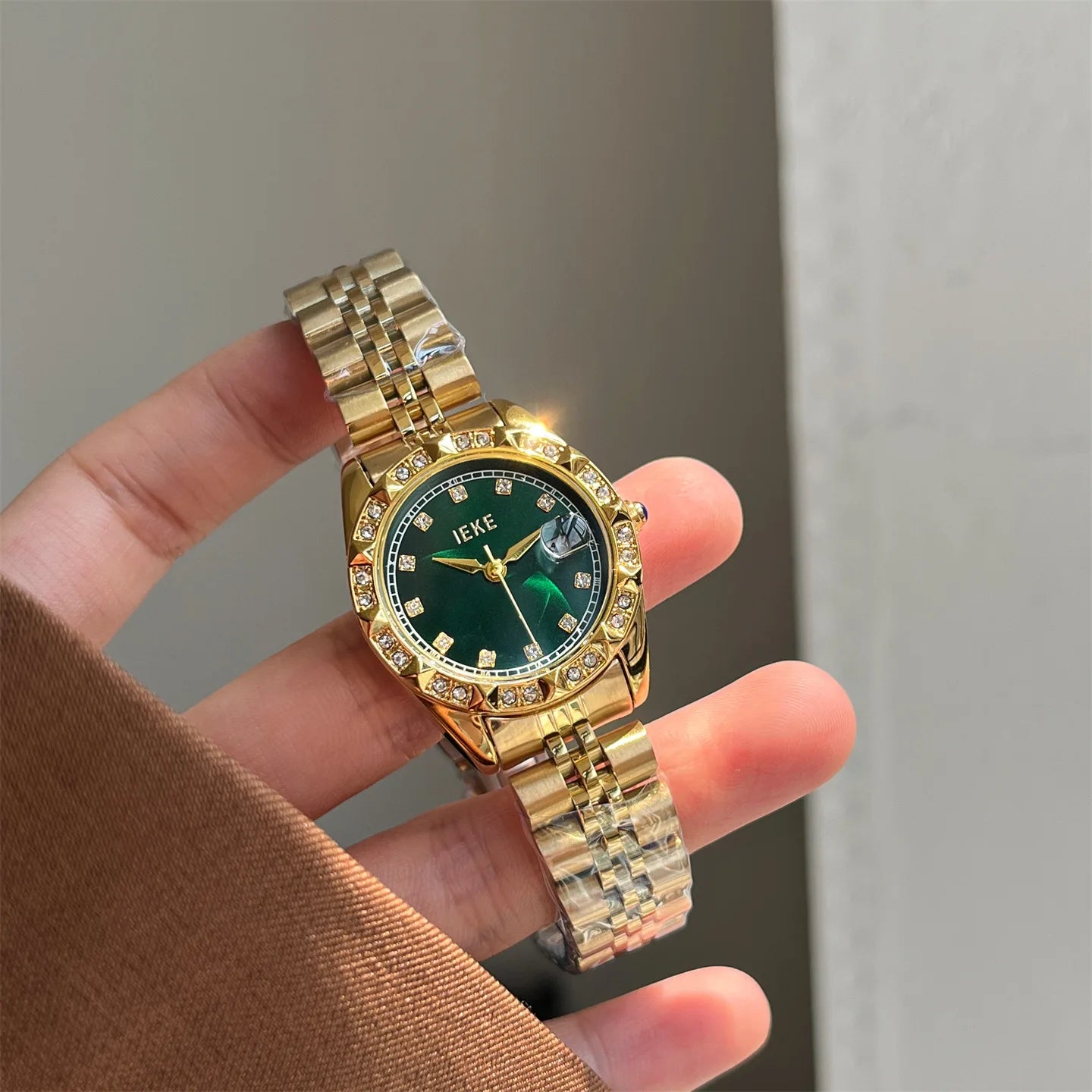 Reloj con banda de acero de aleación sólida con acento de cristal para mujer, elegante vestido, relojes con calendario de cuarzo para mujer