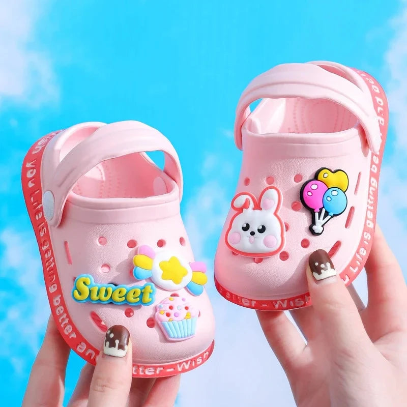 Sandalias de verano para niñas, niños, niñas, sandalias de dibujos animados para bebés, tacón plano, zapatillas suaves sólidas de dibujos animados, calzado para jardín para niños