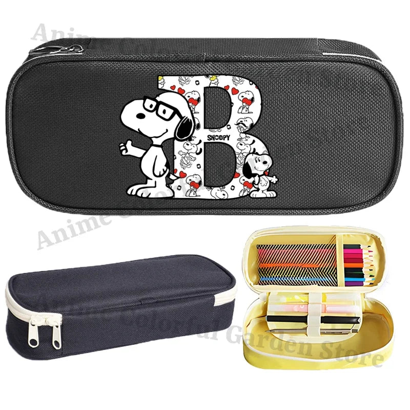 Estuche de Lápices de Gran Capacidad con Diseño de Snoopy para Estudiantes, Estuche de Lápices con Letras de la A a la Z Estampadas, Estuche de Almacenamiento de Papelería de Moda para Niños y Niñas