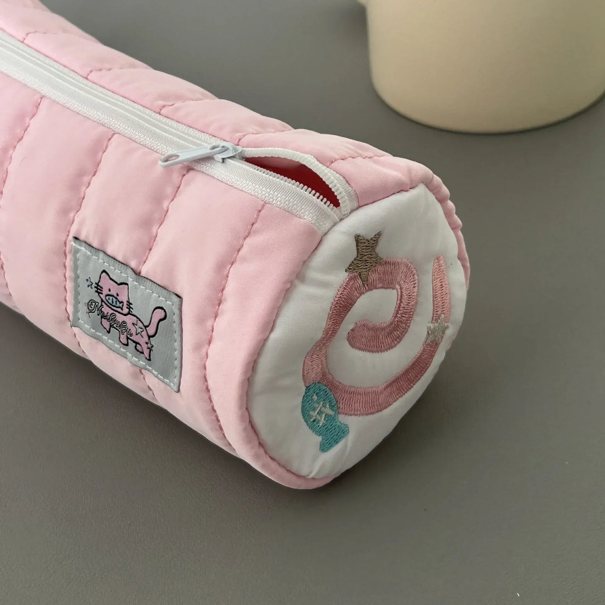 Papelería para estudiantes, suministros escolares, estuche para lápices con rollo de toalla rosa, bolsa de almacenamiento de bolígrafos suaves Kawaii, bolsa de cosméticos de dibujos animados de gran capacidad