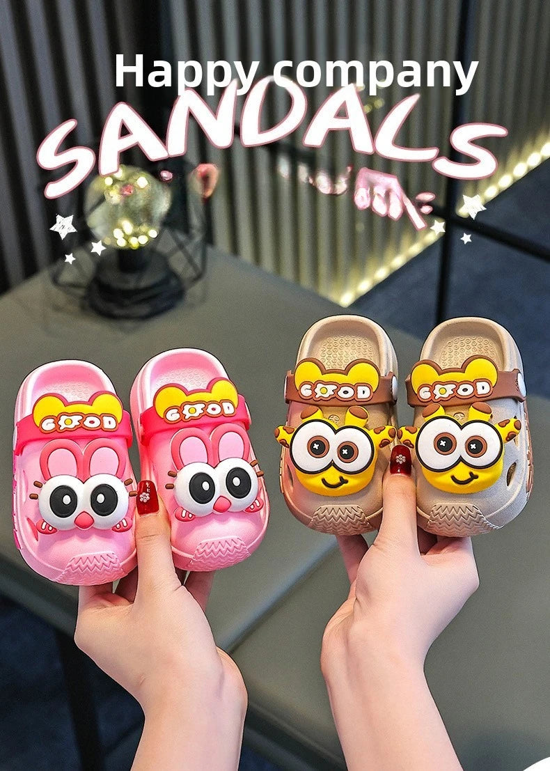 2026 Zapatillas para niños, bonitos dibujos animados para niñas y niños con suelas blandas, bolsas para bebés, zapatos perforados, sandalias para el hogar y el bebé