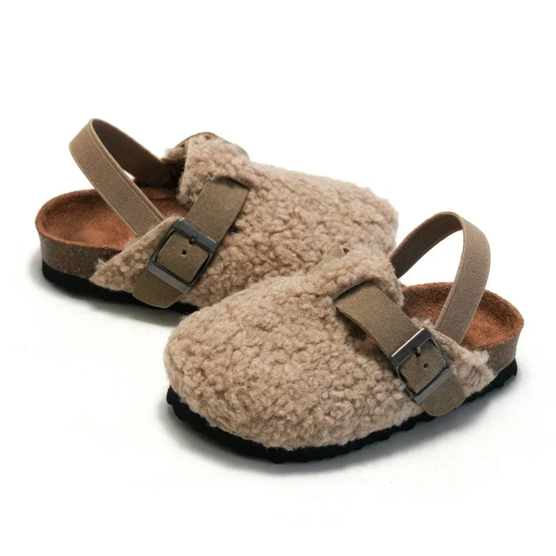 Zapatilla peluda cálida para bebés y niñas, sandalias de felpa, zapatos planos de piel sintética de corcho, zapatilla Prewalker para niños pequeños, correa trasera elástica